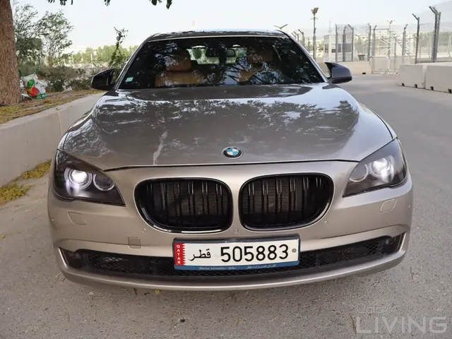 صورة 2012 بي إم دبليو الفئة السابعة 740Li