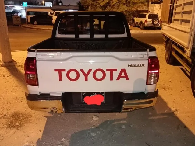 صورة 2019 تويوتا هايلكس SR5