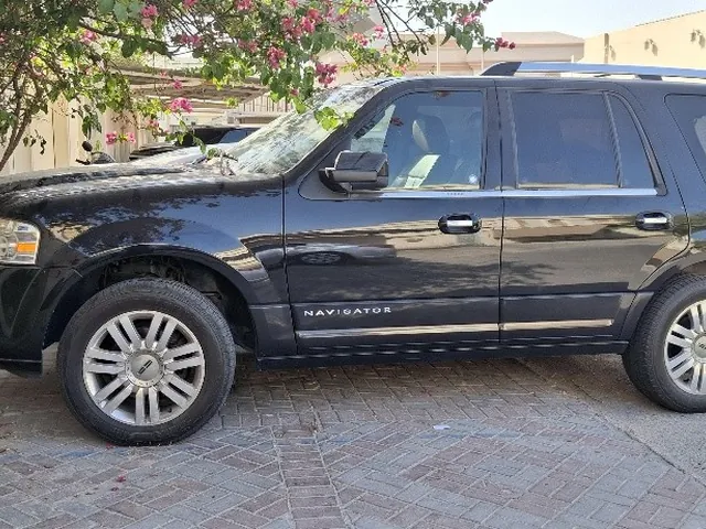 Photo of 2014 Lincoln Navigator L