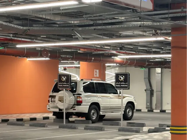 Photo of 2006 Toyota Land Cruiser GXR