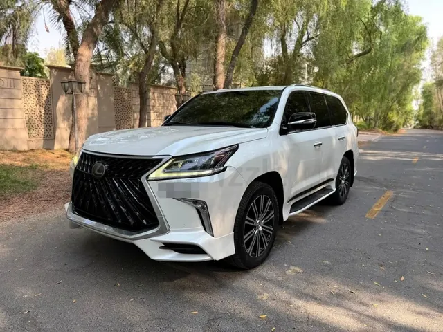 صورة 2018 لكزس LX 570 S