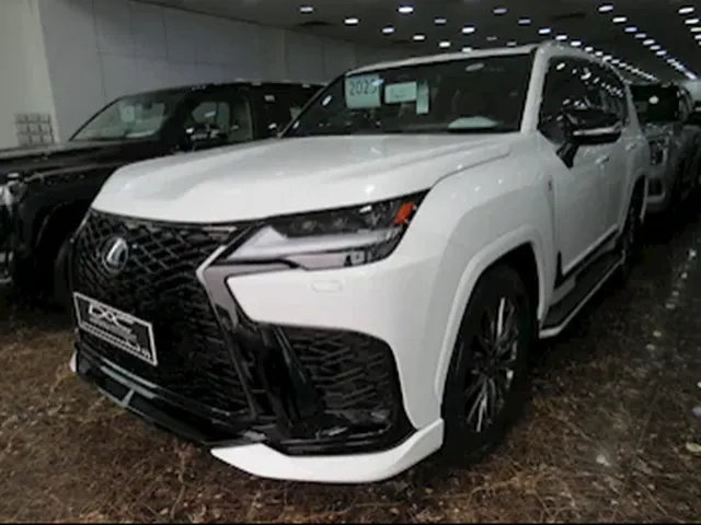 صورة 2025 لكزس LX 600 اف سبورت