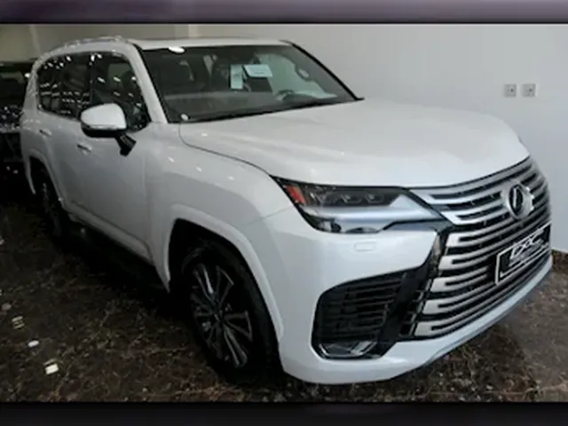 صورة 2024 لكزس LX 600 لكجري