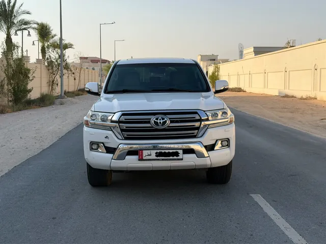 صورة 2016 تويوتا لاند كروزر GXR