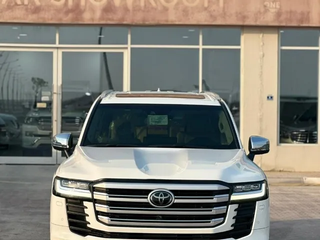 صورة 2023 تويوتا لاند كروزر VXR