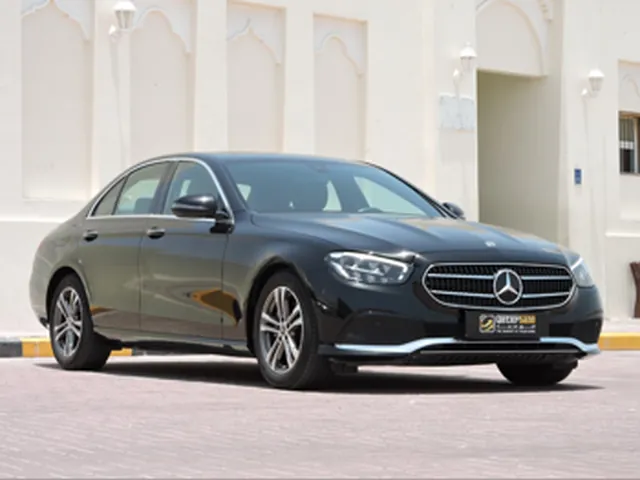 صورة 2023 مرسيدس-بنز E 220