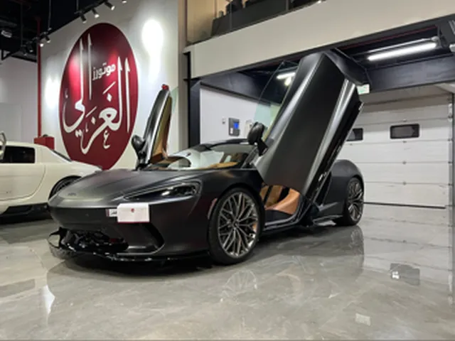 صورة 2023 ماكلارين GT