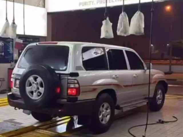 Photo of 2007 Toyota Land Cruiser GX