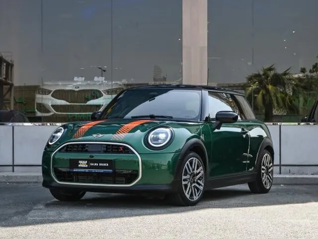 Photo of 2025 Mini Cooper S