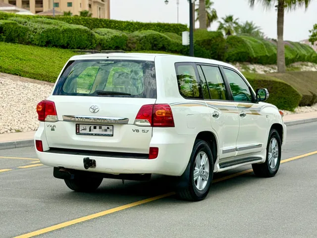 Photo of 2014 Toyota Land Cruiser VXR