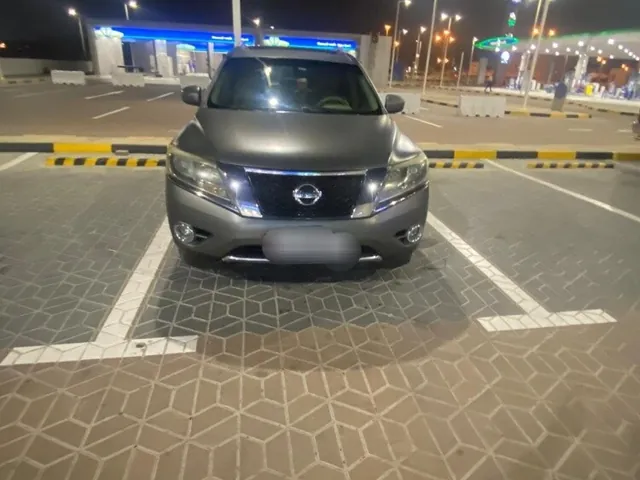 صورة 2014 نيسان باثفايندر SV