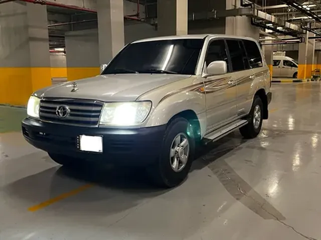 Photo of 2004 Toyota Land Cruiser GXR