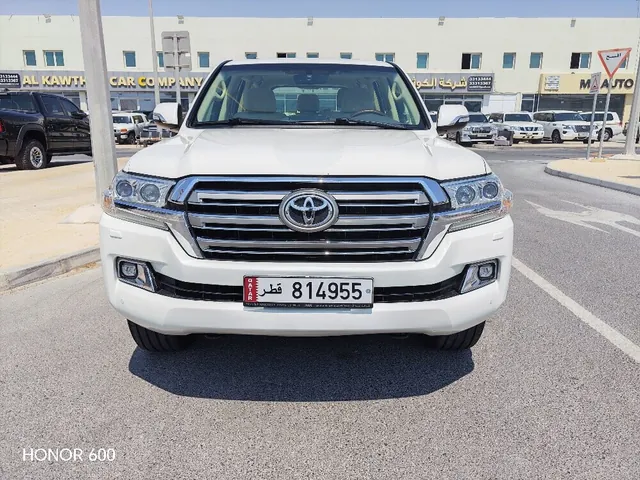 صورة 2017 تويوتا لاند كروزر VXR