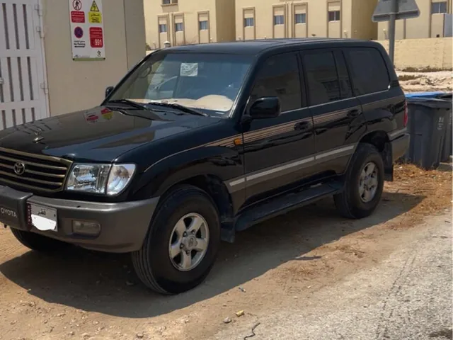 Photo of 2000 Toyota Land Cruiser VXR