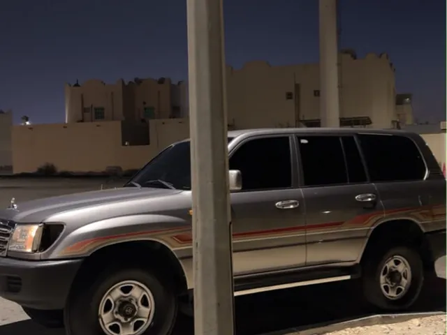 صورة 2004 تويوتا لاند كروزر GX