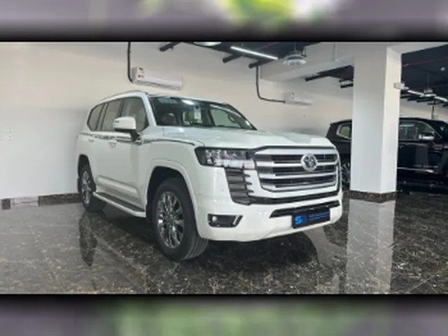 Photo of 2025 Toyota Land Cruiser GXR