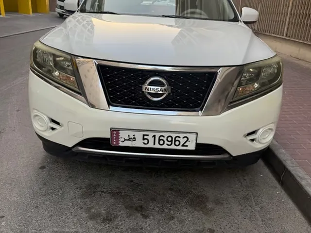 صورة 2013 نيسان باثفايندر SV