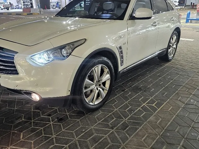 Photo of 2016 Infiniti QX70
