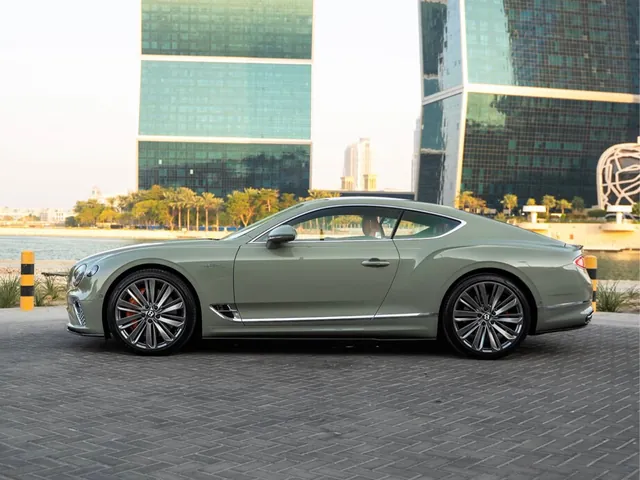 صورة 2022 بنتلي كونتيننتال GT