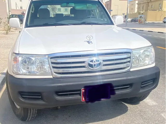 Photo of 2004 Toyota Land Cruiser GX