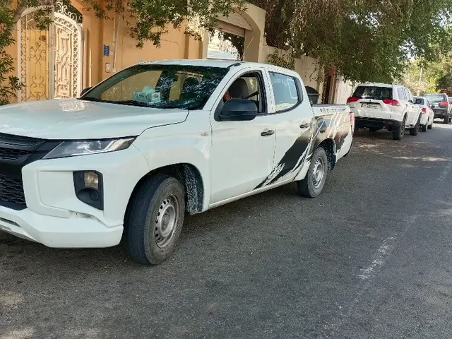 صورة 2021 ميتسوبيشي L200