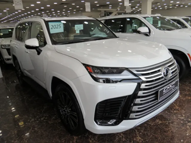 صورة 2025 لكزس LX 600 لكجري