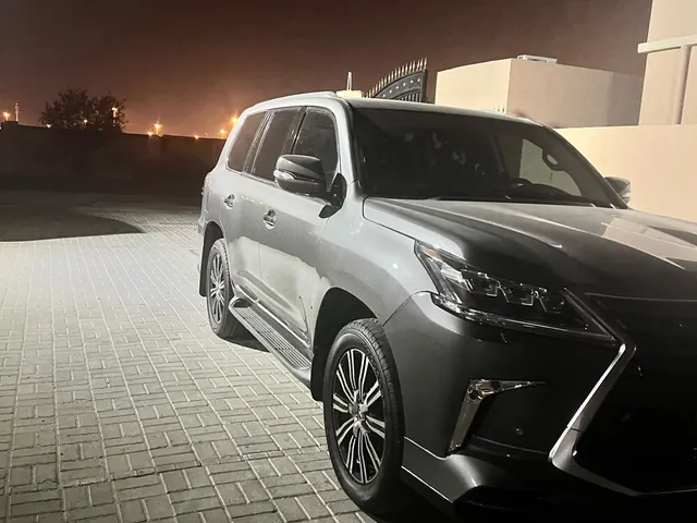 Photo of 2013 Lexus LX 570