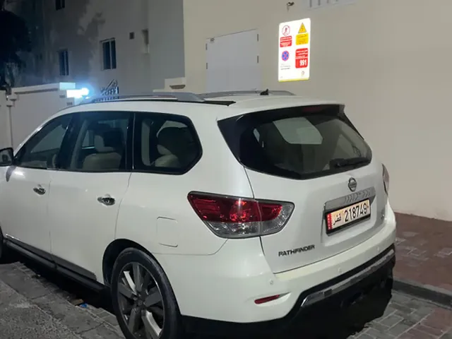 صورة 2015 نيسان باثفايندر SV