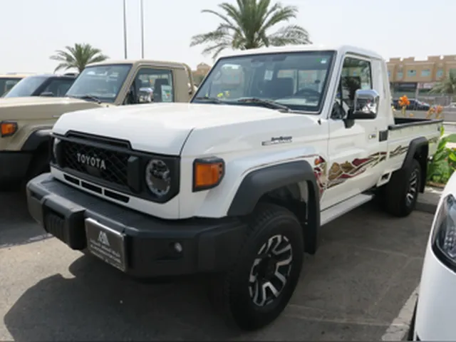 صورة 2025 تويوتا لاند كروزر LX