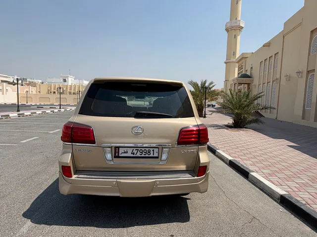 Photo of 2011 Lexus LX 570