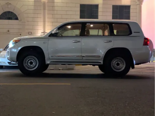Photo of 2013 Toyota Land Cruiser VXR