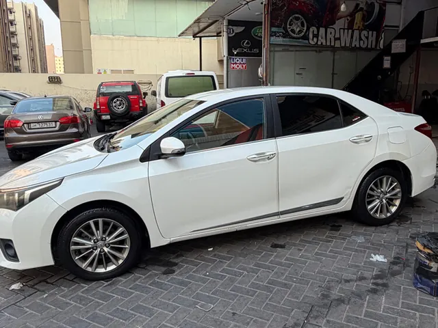 صورة 2015 تويوتا كورولا GLi