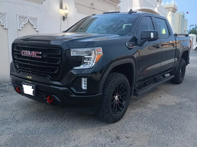 صورة 2020 جي إم سي سييرا 1500 AT4X