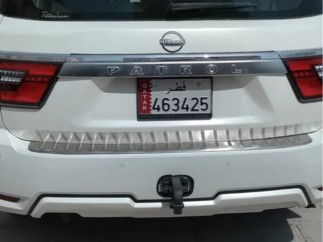 صورة 2012 نيسان باترول بلاتينيوم