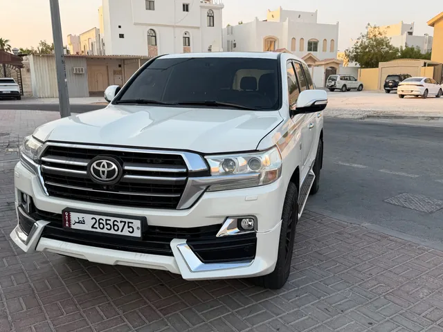 صورة 2016 تويوتا لاند كروزر VXR