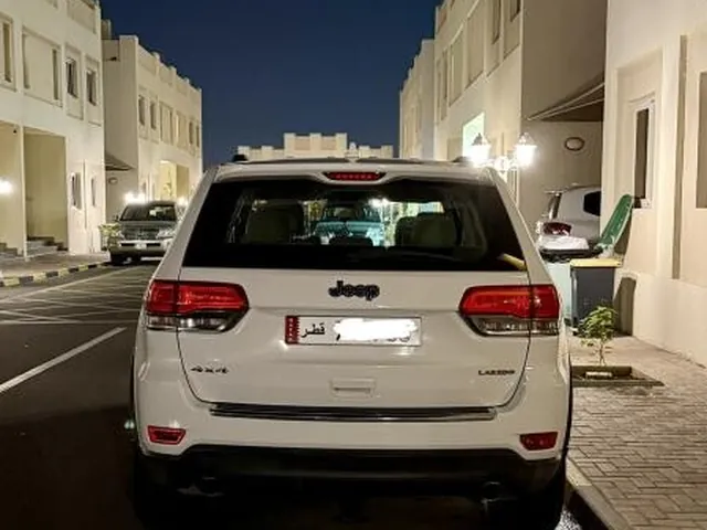 Photo of 2014 Jeep Grand Cherokee Laredo