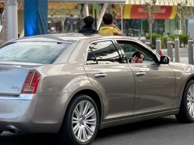 Photo of 2014 Chrysler 300 C