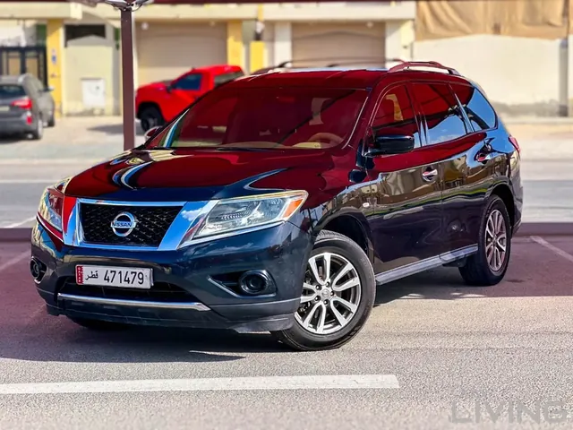 Photo of 2014 Nissan Pathfinder SE