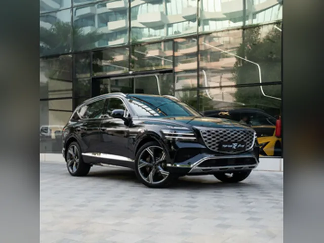Photo of 2025 Genesis GV80