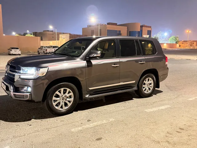 Photo of 2020 Toyota Land Cruiser GXR