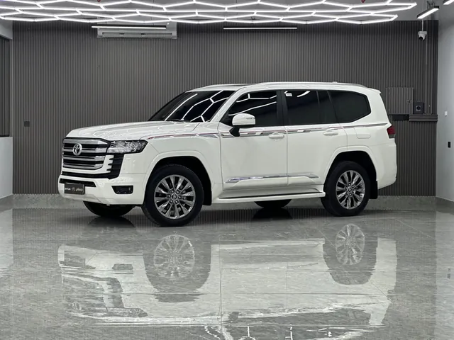 Photo of 2026 Toyota Land Cruiser GXR
