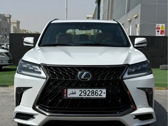 صورة 2020 لكزس LX 570 بلاك ايديشن