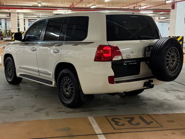Photo of 2015 Toyota Land Cruiser GXR Limited