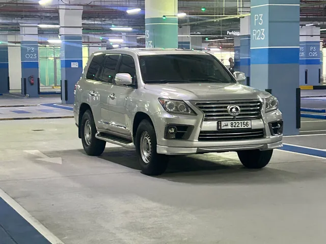 Photo of 2011 Lexus LX 570