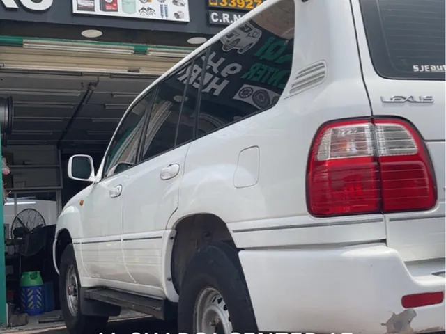 Photo of 2004 Lexus LX 470