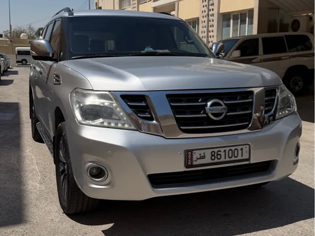 صورة 2013 نيسان باترول بلاتينيوم