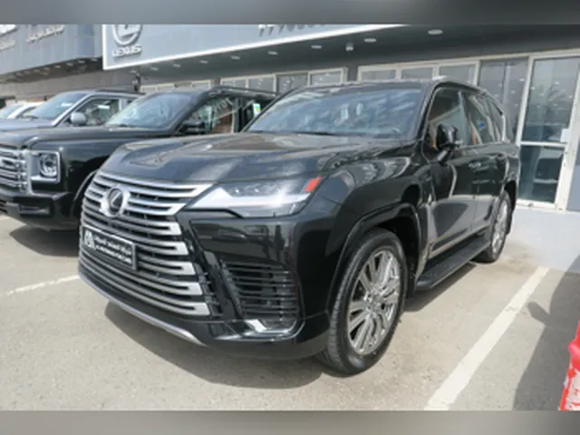 صورة 2023 لكزس LX 600 VIP