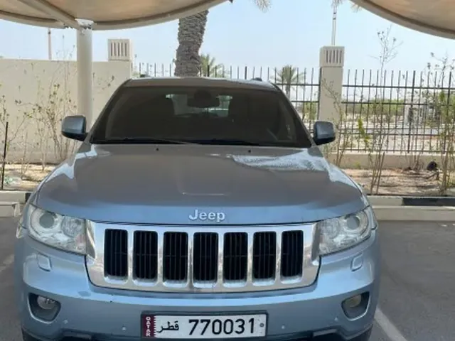 صورة 2012 جيب جراند شيروكي ليميتد