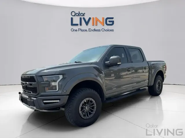 صورة 2020 فورد F-150 رابتور