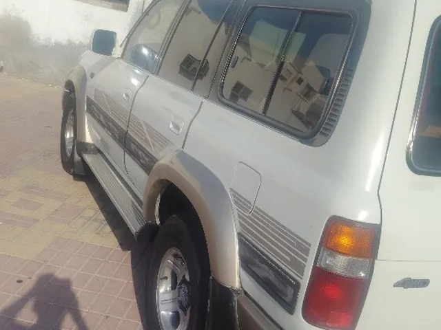 صورة 1997 تويوتا لاند كروزر VXR